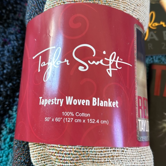 TAYLOR SWIFT Lot Programs Blanket VIP Cards Bracelets Bag Red Fearless Speak Now - Picture 13 of 13